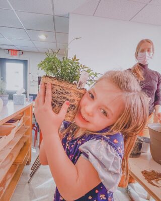 As Maria Montessori said, “Nothing should be given to the brain that is not first given to the hand”. Do you have an active exuberant child who needs to channel their energy with positive outlets? Try caring for plants it’s very fun and a great practical life skill! 🌿🌵 #plants #montikids
